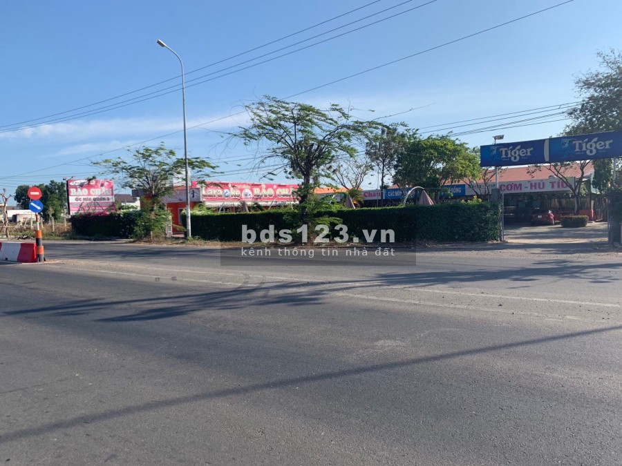Chính chủ bán gấp lô 30x60 mặt tiền Tỉnh Lộ. 44A, huyện Long Diền, lh 0903859272 (Tìm môi giới)
