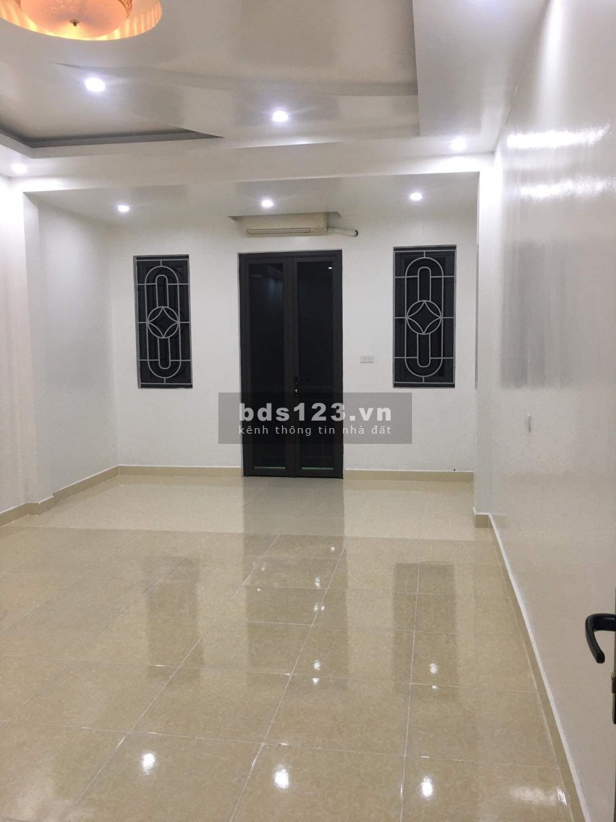 Nhà phố Nguyễn Tường Loan diện tích sử dụng 40m2 giá bán 3.75 tỷ, nhà xây mới hiện đại