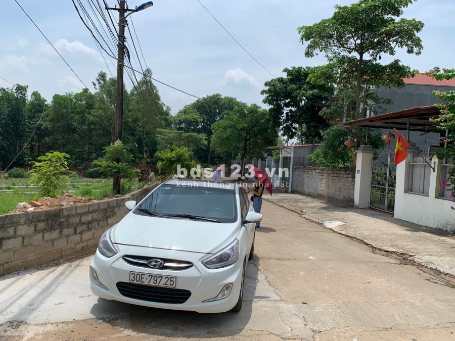 Chỉnh nhỉnh 1 tỷ sở hữu ngay lô góc 2 mặt tiền diện tích 353m2, sổ đỏ Hà Nội, giá 4.5 triệu/m2