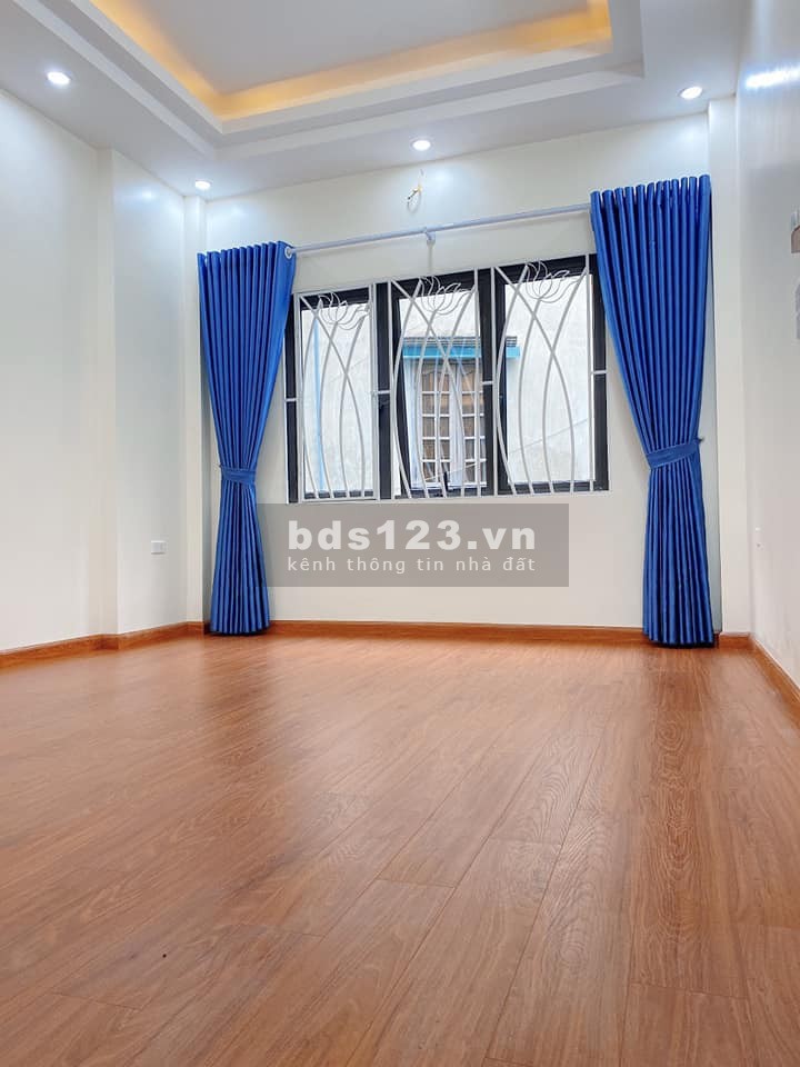 Bán nhà Lâm Du, Bồ Đề diện tích sử dụng 61m² đúc kiên cố 4 tầng mặt tiền 4m nhà mới đẹp.