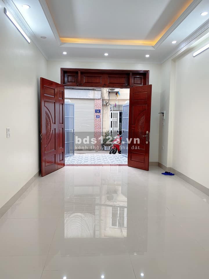 Bán nhà Lâm Du, Bồ Đề diện tích sử dụng 61m² đúc kiên cố 4 tầng mặt tiền 4m nhà mới đẹp.