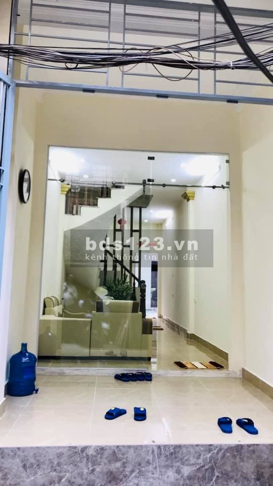 Chính chủ cần bán gáp hạ chao 350 triệu, giá chào mới 3.4 tỷ, sổ sẵn chính chủ, bao sang tên