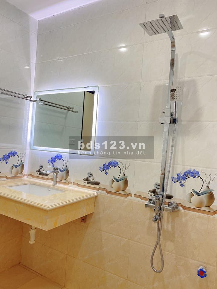 Bán nhà Lâm Du, Bồ Đề diện tích sử dụng 61m² đúc kiên cố 4 tầng mặt tiền 4m nhà mới đẹp.