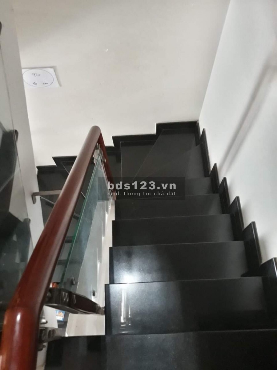Nhà đẹp 4 tầng kiên cố. Cạnh Ngân hàng MSB Bàu Cát giá bán 6,2 tỷ khu dân cư đông đúc