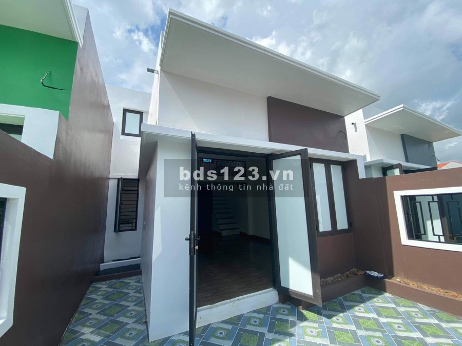 Bán nhà Hoà Phong Mỹ Hào diện tích sử dụng 91m2 giá chỉ 6xx triệu liên hệ 0829689698
