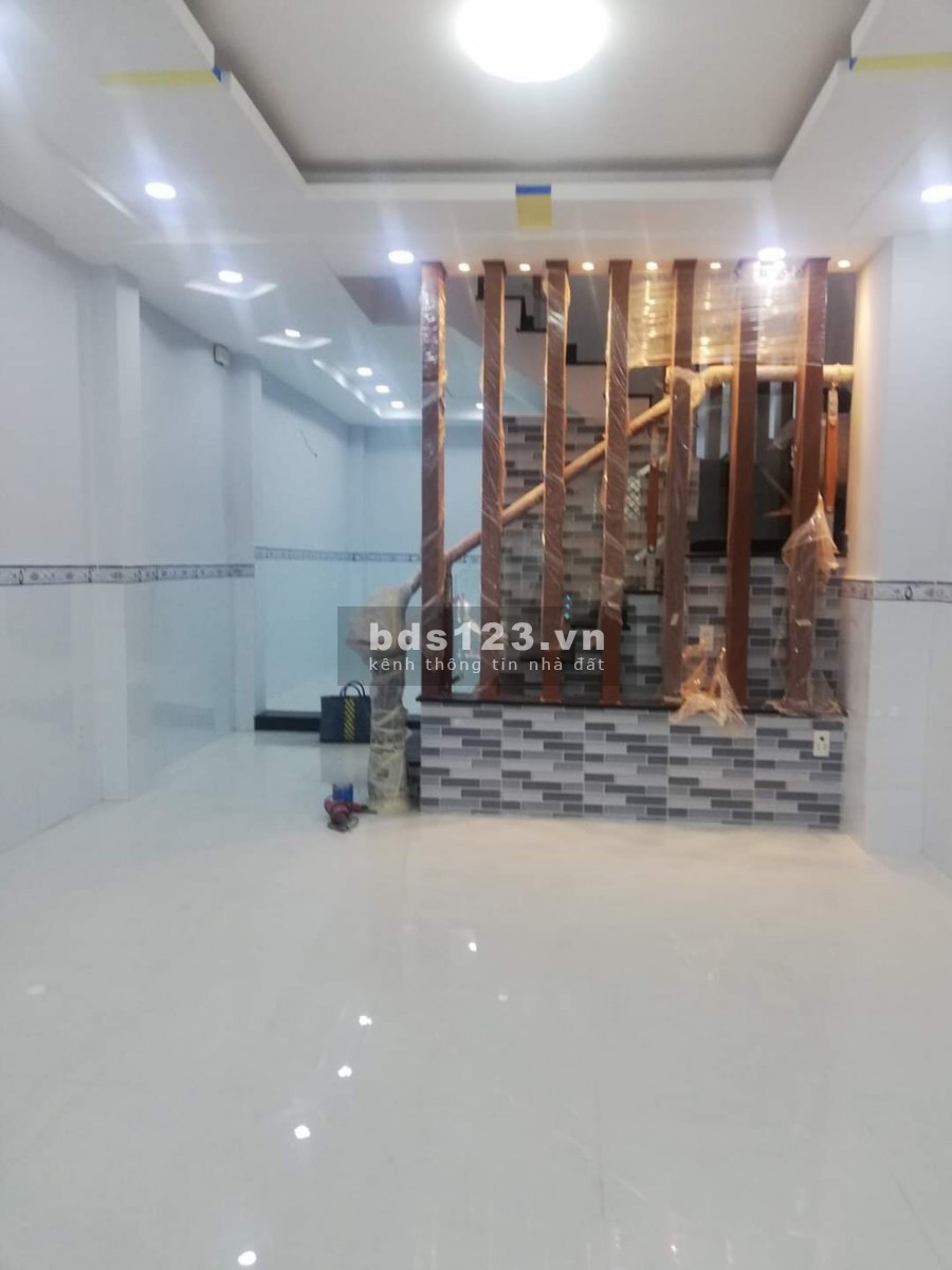 Nhà nở hậu nguyên căn hẻm xe hơi đường Trần Bá Giao Gò Vấp dtsd 51m2 giá 4.1 tỷ, thương lượng