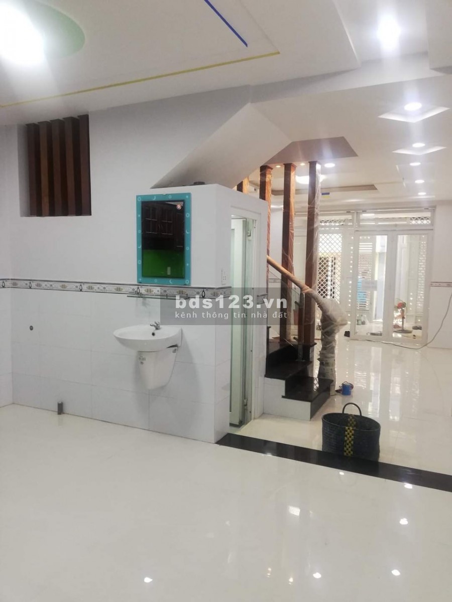 Nhà nở hậu nguyên căn hẻm xe hơi đường Trần Bá Giao Gò Vấp dtsd 51m2 giá 4.1 tỷ, thương lượng