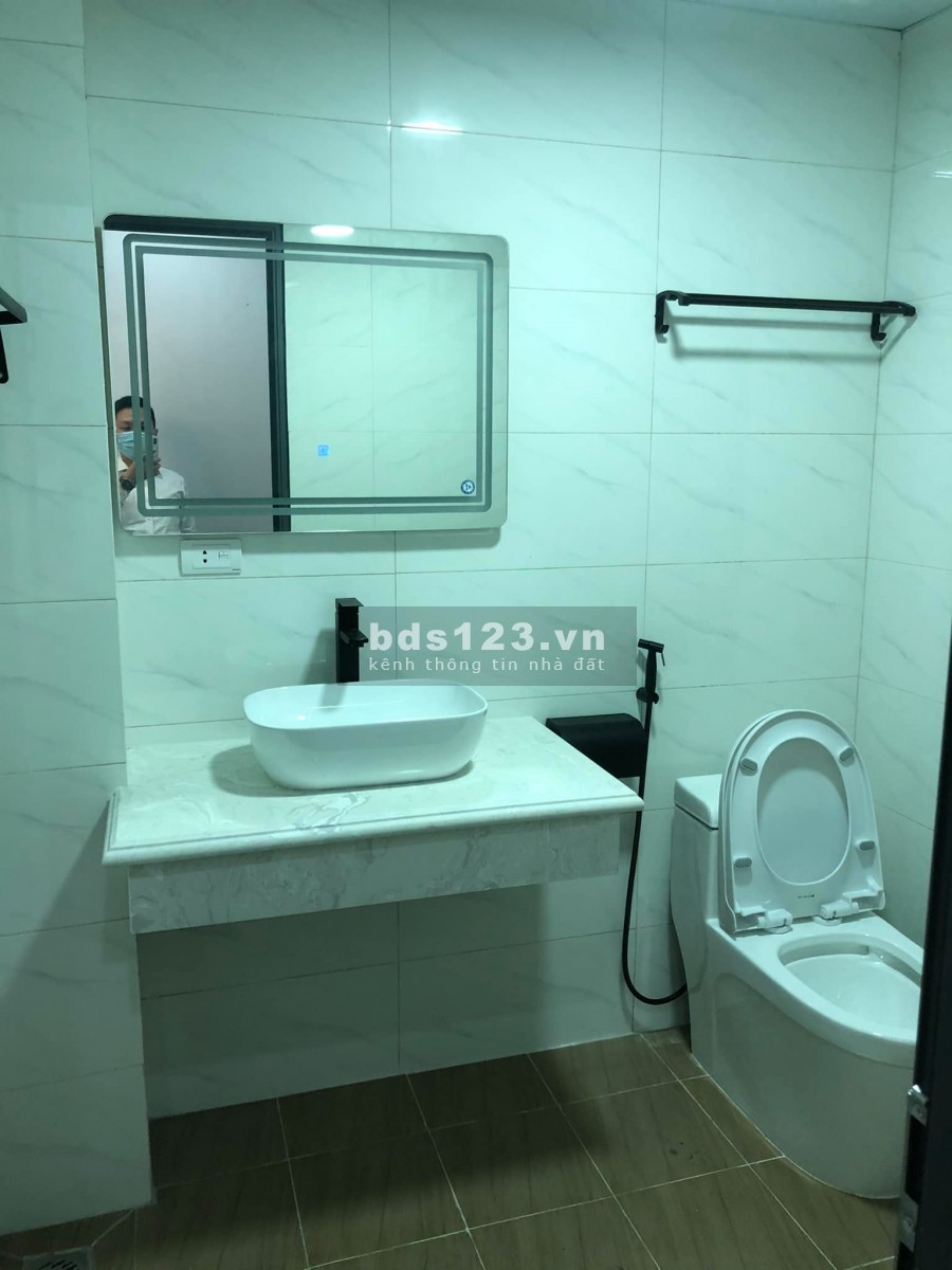 Bán nhà mới ở luôn 5 tầng x 33m2 Ngõ Văn Chương, Đống Đa giá 4,1 tỷ. LH 0912442669