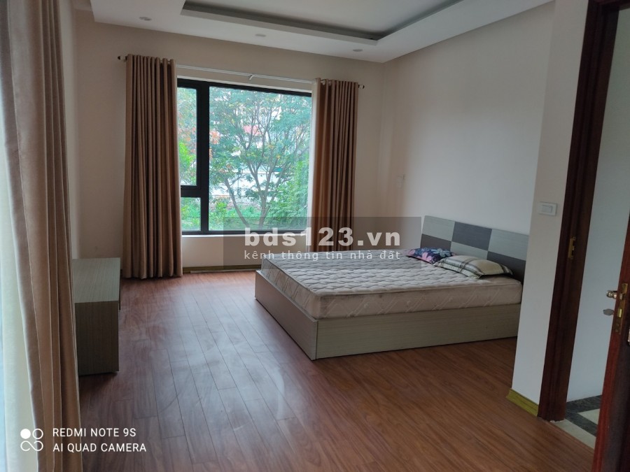 Cho thuê Biệt thự Lô góc khu Vườn Đào, DT 270m2 x4 tầng có sân vườn, thang máy