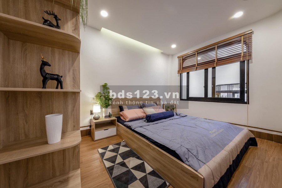 Nhà đẹp Nguyễn Sơn, ô tô thông, diện tích sử dụng 55m2, 5 tầng, mặt tiền 4m, giá 6.3 tỷ