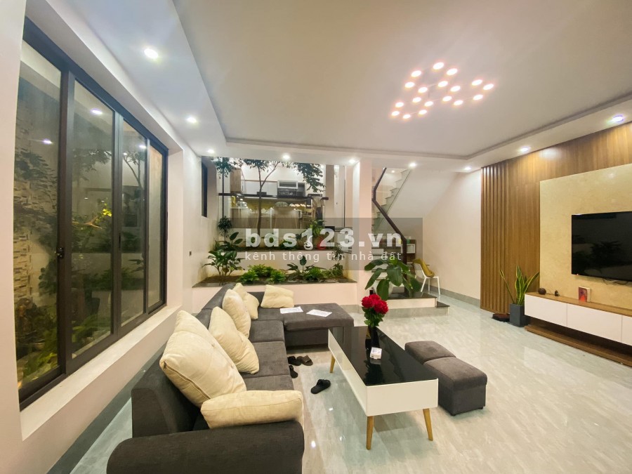 Nhà đẹp Nguyễn Sơn, ô tô thông, diện tích sử dụng 55m2, 5 tầng, mặt tiền 4m, giá 6.3 tỷ