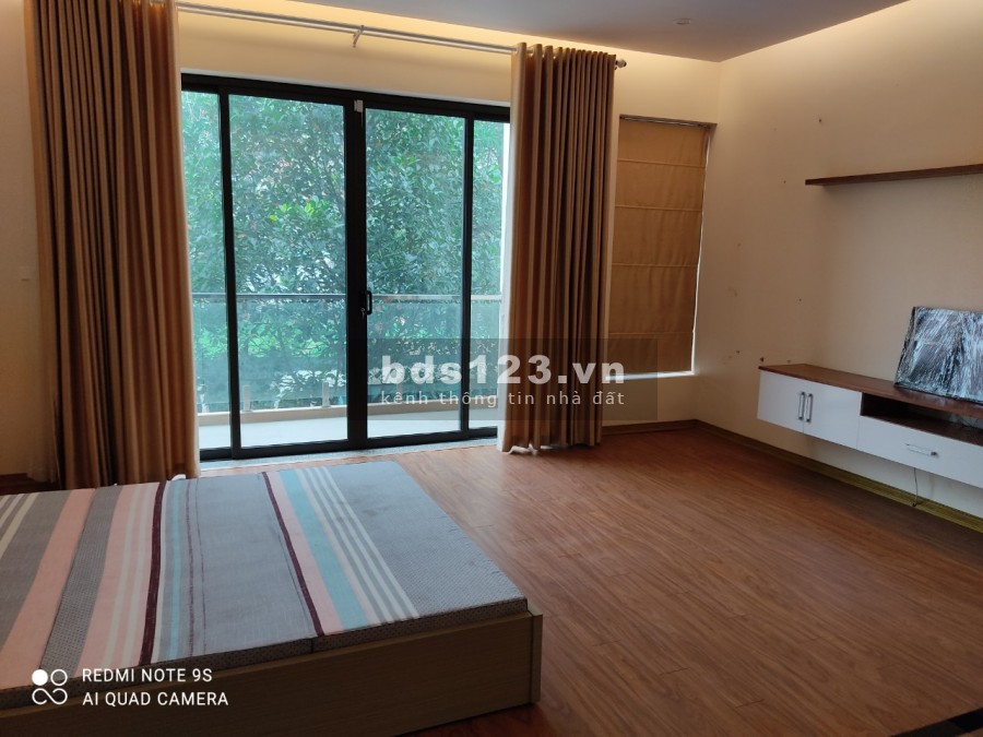 Cho thuê Biệt thự Lô góc khu Vườn Đào, DT 270m2 x4 tầng có sân vườn, thang máy