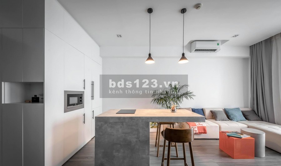 Bán gấp nhà Mặt phố Trấn Vĩ giá 21 tỷ, 78m2, Hè 5m, Kinh doanh lớn
