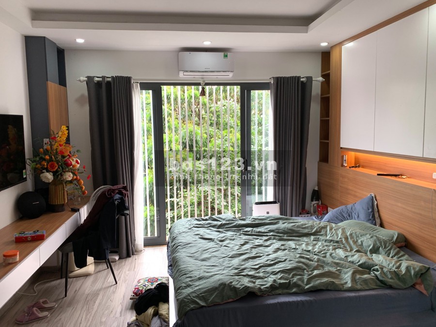 Bán gấp nhà nguyên căn Chiến Thắng diện tích 40m2, giá 6 tỷ hơn vỉa hè ô tô tránh, sổ sẵn