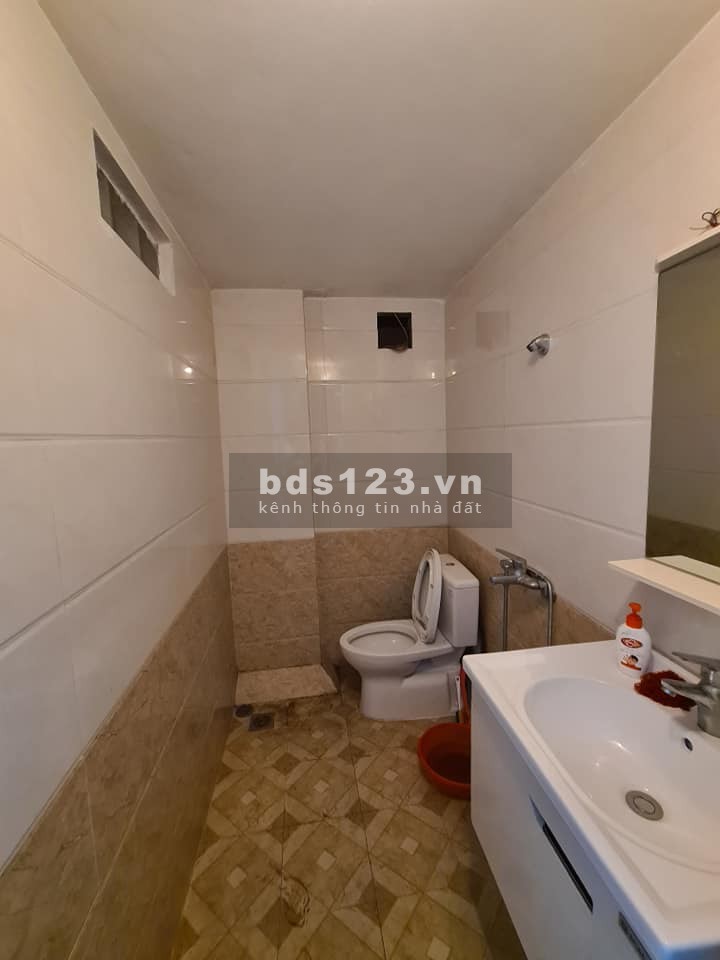 Bán đất tặng nhà 5 tầng phố Bồ Đề, diện tích sử dụng 50m2 mặt tiền 5.2m, gara, nhỉnh 5 tỷ
