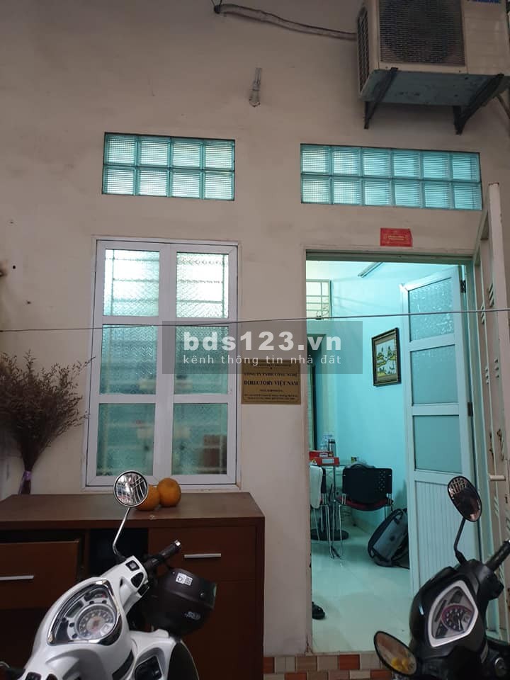 Bán nhà nguyên căn Phú Thượng gần phố dt 85m2, 4 tầng, mt 4.6m, giá bán chỉ 4.8 tỷ