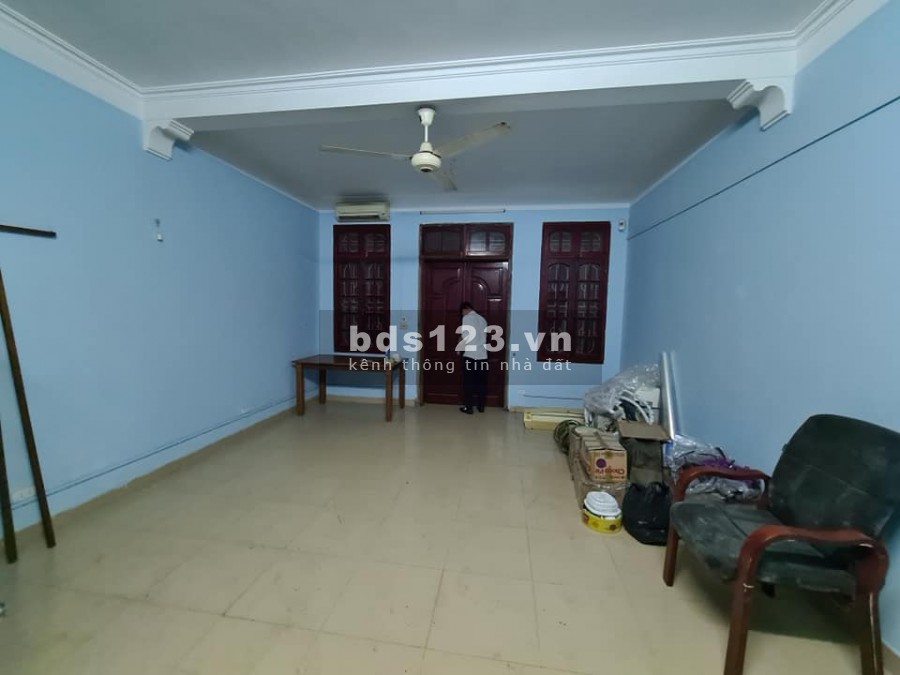 Bán đất tặng nhà 5 tầng phố Bồ Đề, diện tích sử dụng 50m2 mặt tiền 5.2m, gara, nhỉnh 5 tỷ