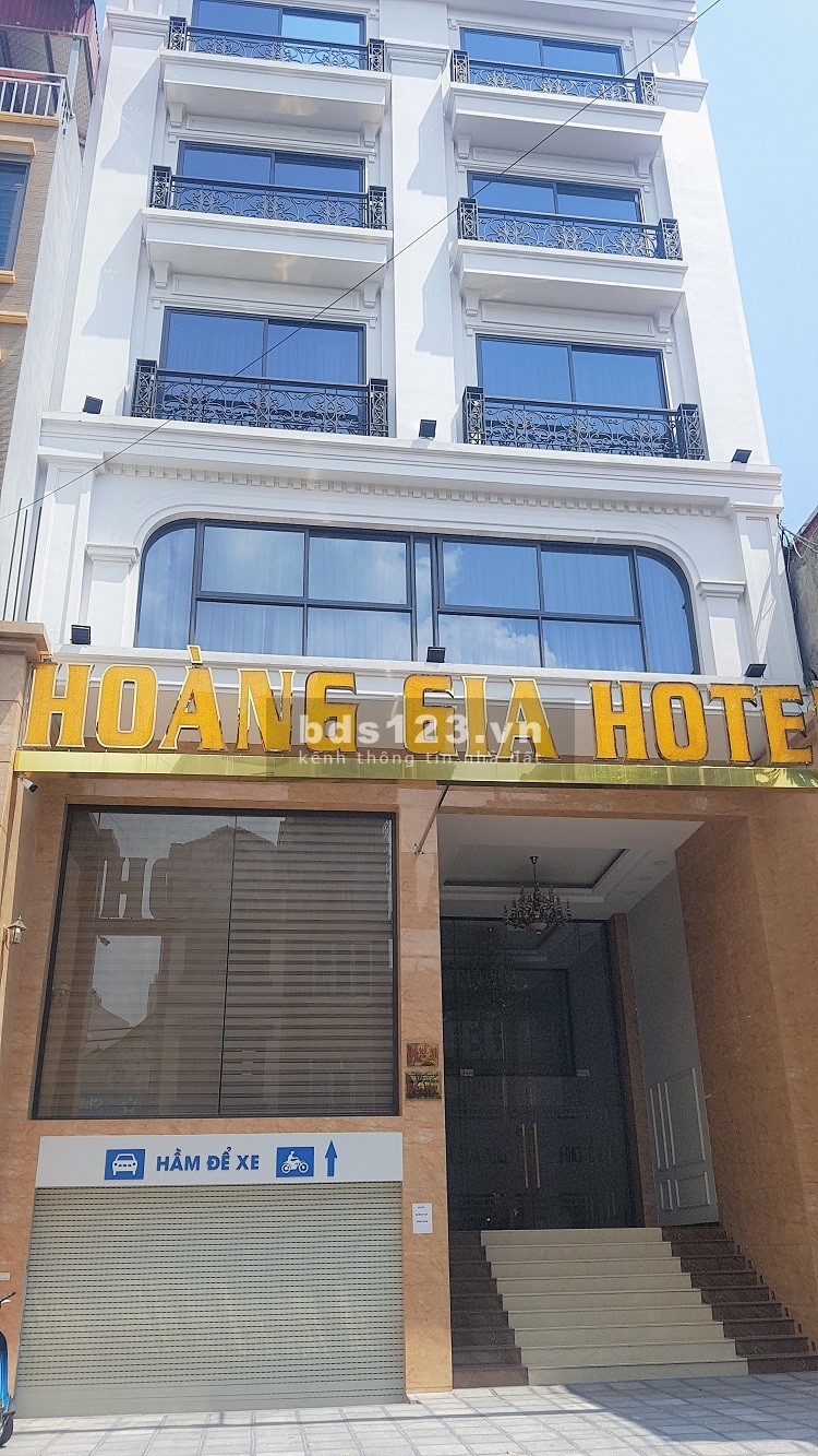 Bán gấp nhà phố Đặng Văn Ngữ, Đống Đa. Vỉa hè, ô tô, KD. 165m2 MT7m 25tỷ