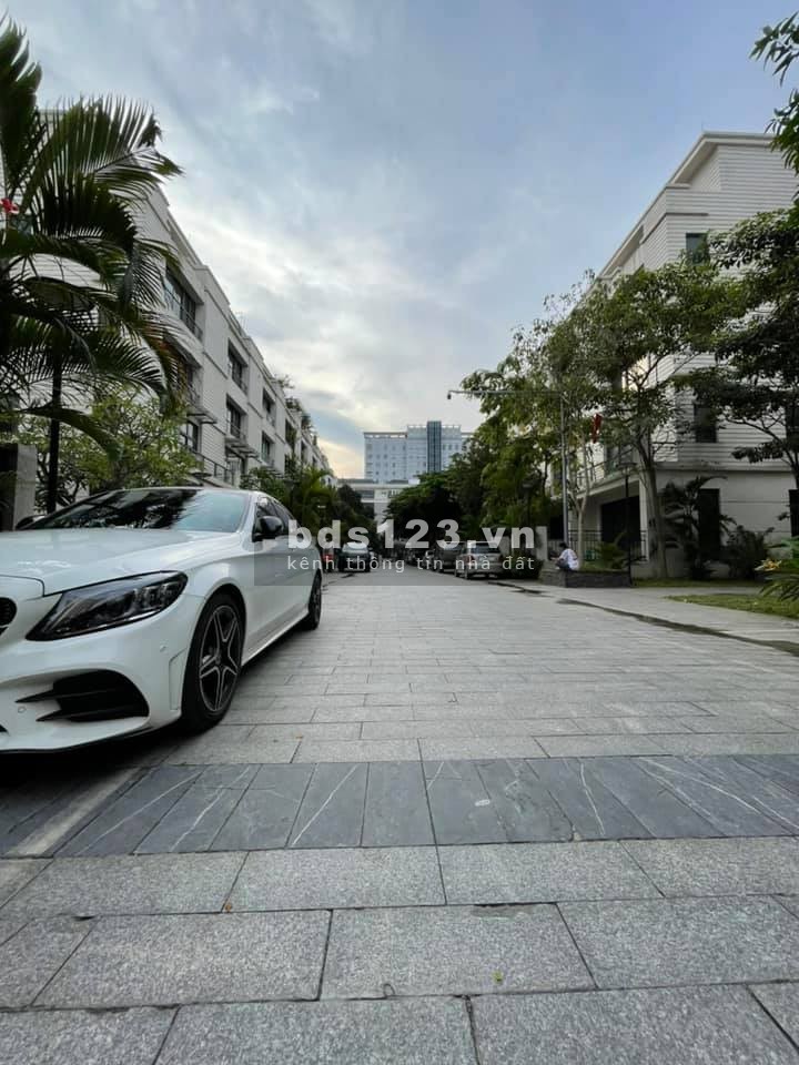 Biệt thự Pandora căn góc, vườn hoa tiện tích đủ, kiến trúc Singapore, có thang máy, Quận Thanh Xuân