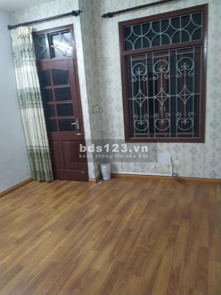 Nhà Trương Định giá bán 2.9 tỷ 5 tầng ngõ thông cách phố 100m gần ngã tư khu dân trí