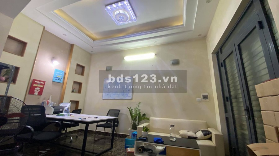 Bán Nhà Lĩnh Nam Diện Tích 50m2 , Mặt Tiền 8m Ô Tô Tải ,Mặt Tiền 8m, Giá 3.75 Tỷ.