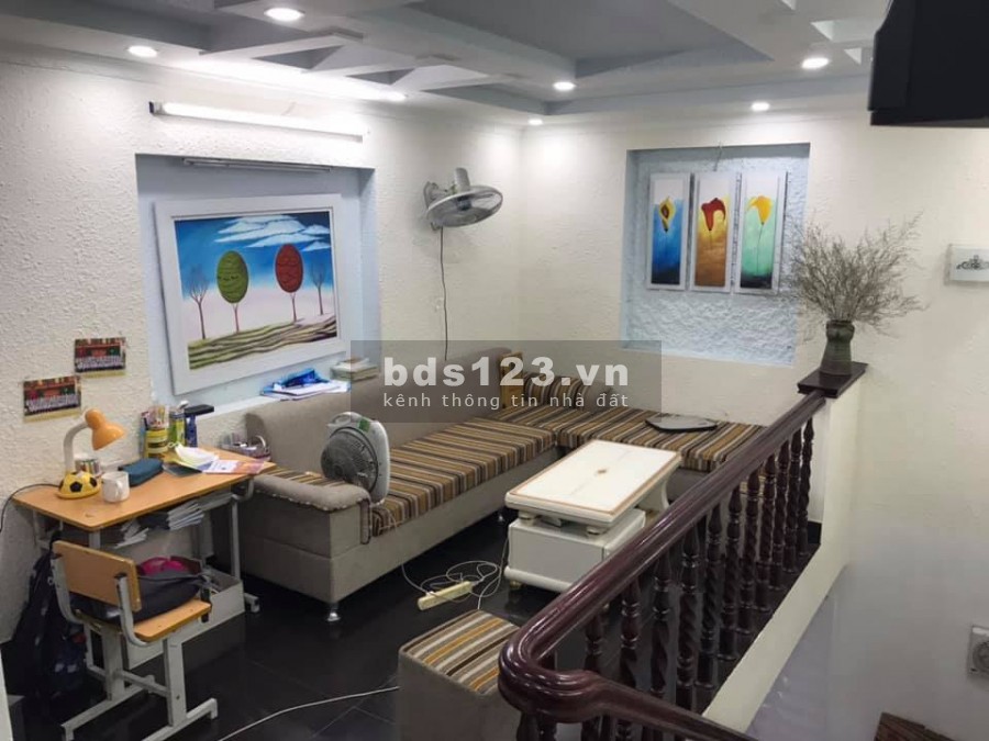 Bán nhà chính chủ chưa qua đầu tư đường Phương Lưu - Hải An, diện tích 35m2, sổ sẵn
