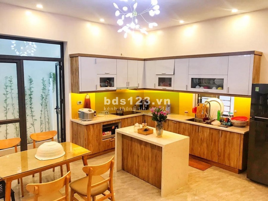 Nhà đẹp Nguyễn Sơn, ô tô thông, diện tích sử dụng 55m2, 5 tầng, mặt tiền 4m, giá 6.3 tỷ