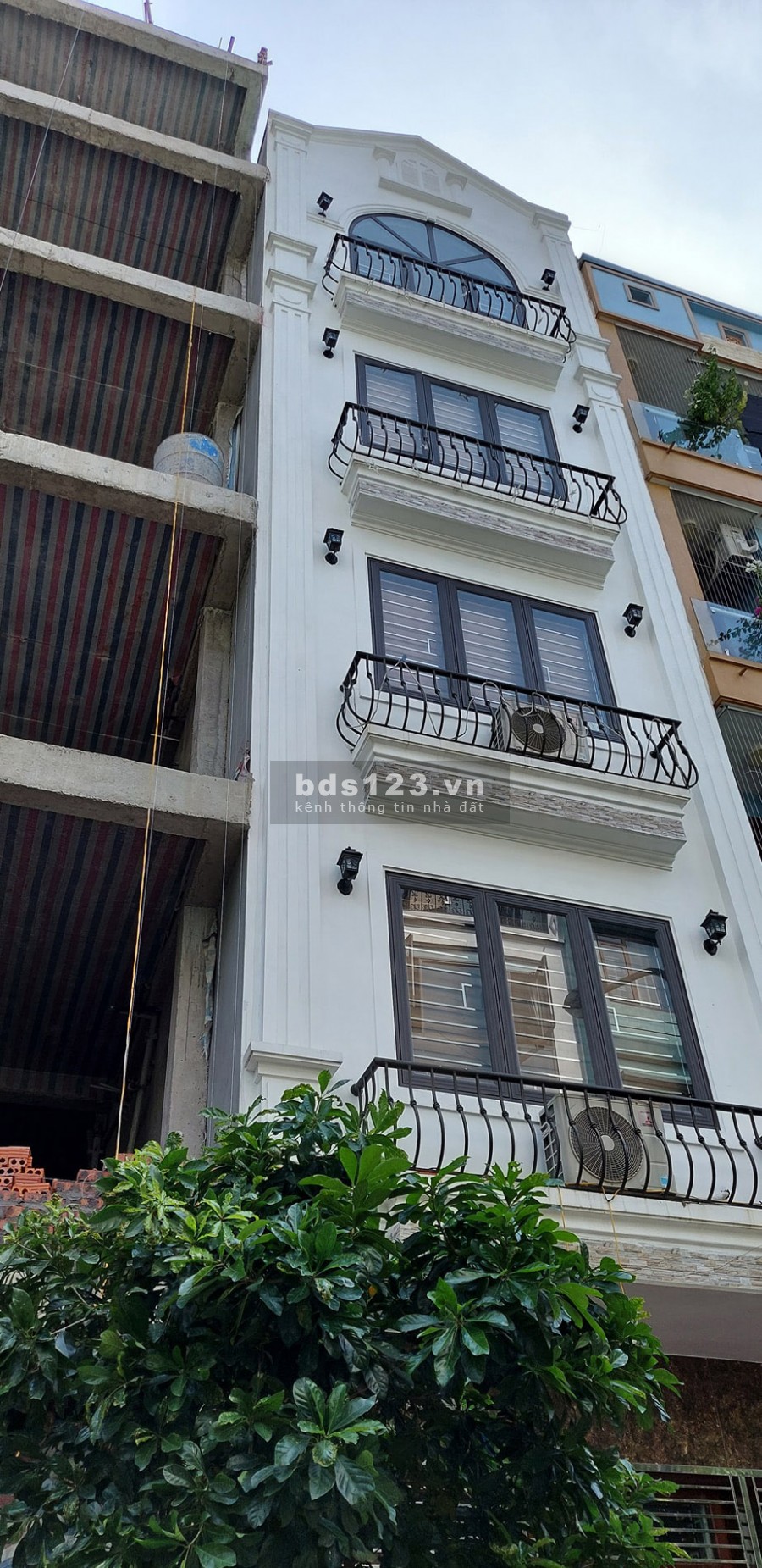 Bán nhà Mặt Phố Văn Phú, Hà Đông diện tích 40m2 5 tầng mặt tiền 4.6m giá bán 8.25 tỷ