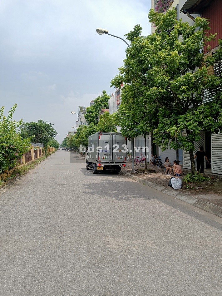 Bán đất Ngô Gia Từ, diện tích 324m2, mt 15m, đường ô tô tránh nhau giá bán 26 tỷ thương lượng