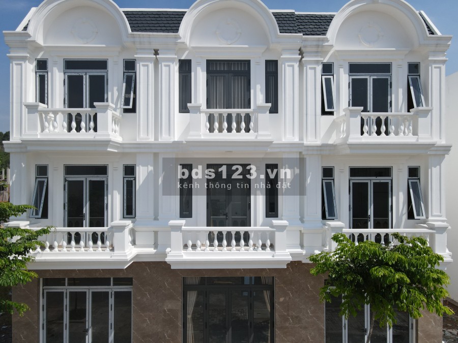 Nhà phố 1 trệt 2 lầu, dtsd 235 m2 giá đầu tư, dễ dàng sở hữu hỗ trợ vay lãi suất thấp