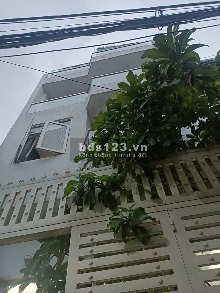 Bán nhà ngã 6 Dân Chủ, hẻm xe hơi đường 3/2, dtsd 97m2 đúc 4 tầng, chỉ 160 triệu/m2