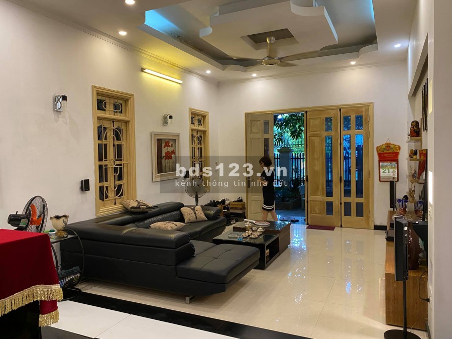 Bán nhà mặt phố Trương Định 105tr/m2 rẻ như trong ngõ, vừa ở vừa kinh doanh