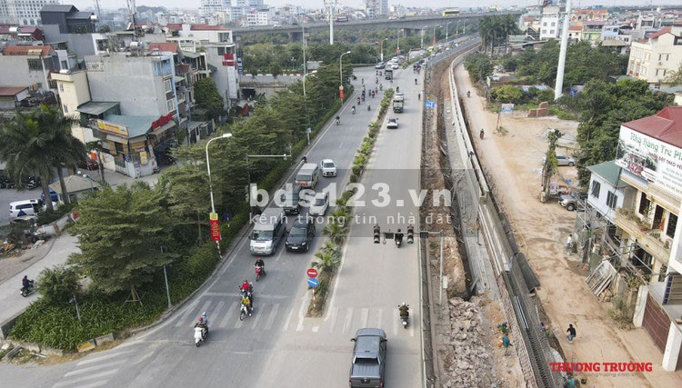 Mặt phố Âu Cơ sát Hồ Tây vị trí đắc địa 15 phút ra sân bay, mặt tiền siêu rộng, có hầm để xe