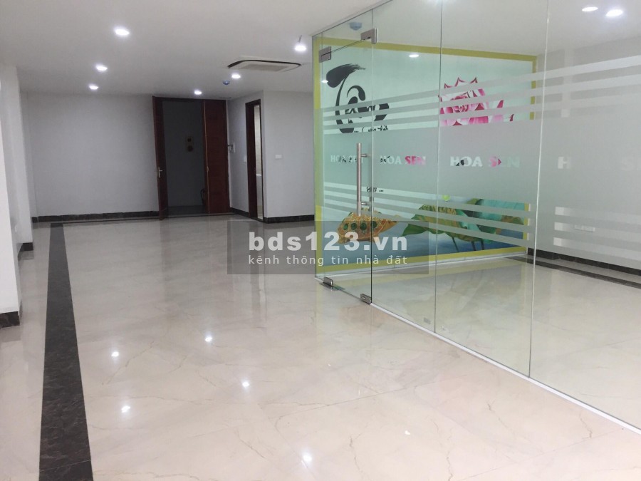 Chính chủ cho thuê văn phòng 120m ngã tư Nguyễn Ngọc Nại - Vương Thừa Vũ