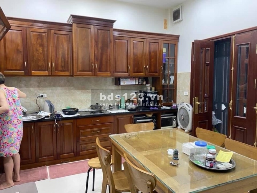 Bán nhà Thượng Thanh, Long Biên 60 m2, phân lô, ô tô tránh, kinh doanh, nhỉnh 5 tỷ