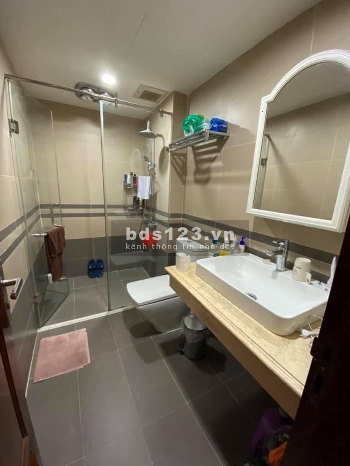 Bán nhà Thượng Thanh, Long Biên 60 m2, phân lô, ô tô tránh, kinh doanh, nhỉnh 5 tỷ