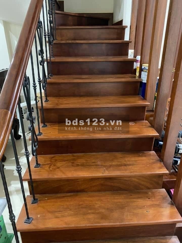 Bán nhà Thượng Thanh, Long Biên 60 m2, phân lô, ô tô tránh, kinh doanh, nhỉnh 5 tỷ
