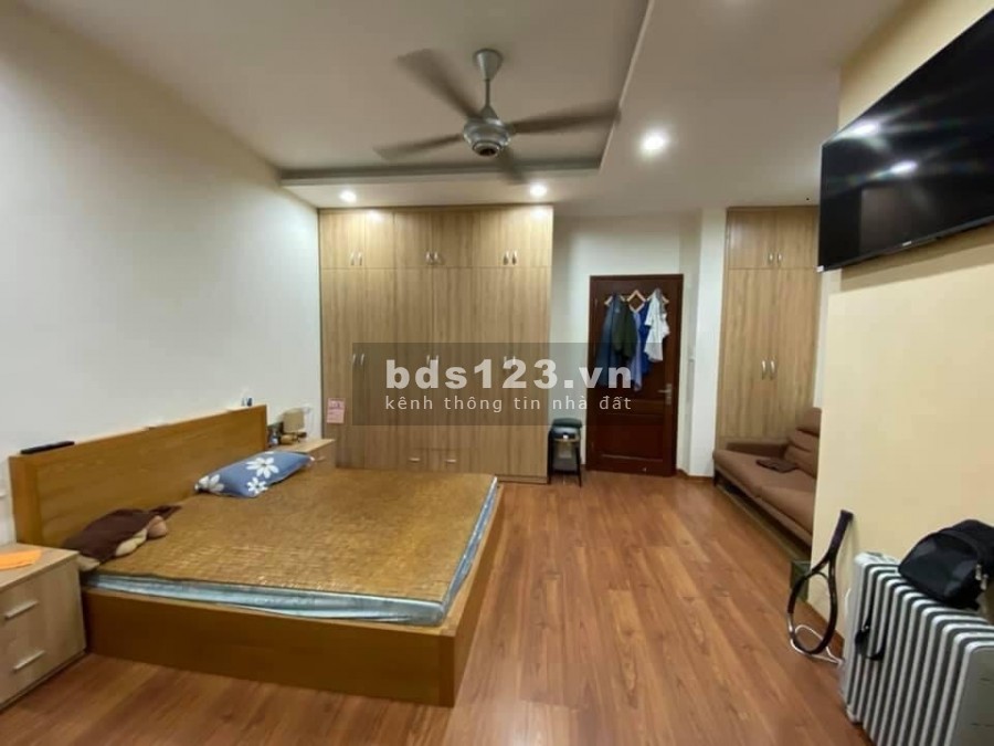 Bán nhà Thượng Thanh, Long Biên 60 m2, phân lô, ô tô tránh, kinh doanh, nhỉnh 5 tỷ