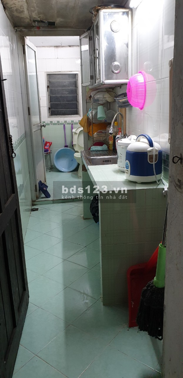 Cho thuê căn hộ khu C11 Tập thể Kim Liên diện tích 40m2, ban công, gió mát