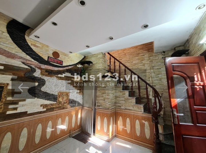 Gốc Đề diện tích sử dụng 23m2 3 tầng, giá 1.9 tỷ, gần…
