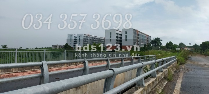 Bán lô góc khu tái định cư Đại học Quốc giá bán 21 triệu/m2 diện tích lô đất 150m2, lhcc