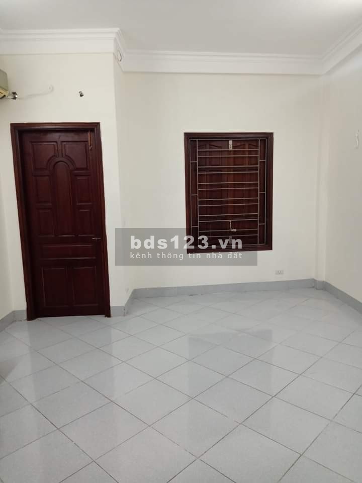 Bán nhà nguyên căn ngõ 87 Yên Xá Thanh Trì, diện tích 32m2, 4 tầng đúc, mt 4.5m giá 3.1 tỷ