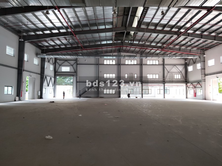 Cho thuê kho nhà xưởng DT 2000m2 3800m2 5000m2 tại KCN Ninh Hiệp Gia Lâm, HN. LH: 0968530776