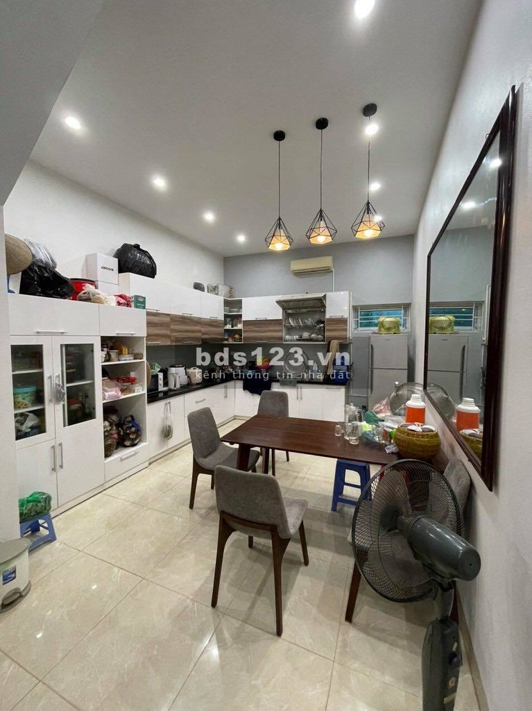 Nhà nguyên căn đẹp khu dân trí hẻm 1 sẹc 4.5m x 10m 2 lầu đúc đường Nơ Trang Long