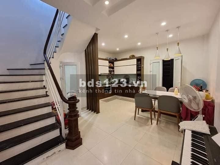 Cần tìm chủ cho căn diện tích sử dụng 40m2 nguyên căn còn mới, kiến trúc nhà đẹp, thông thoáng