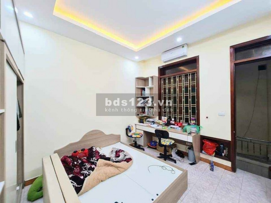 Bán nhà Lê Trọng Tấn Thanh Xuân, ngõ ô tô dt 36m2,5 tầng mặt tiền 5m, giá 3.69 tỷ