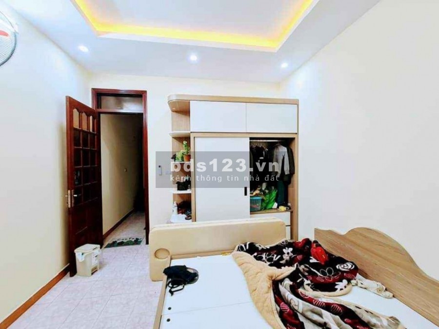 Bán nhà Lê Trọng Tấn Thanh Xuân, ngõ ô tô dt 36m2,5 tầng mặt tiền 5m, giá 3.69 tỷ