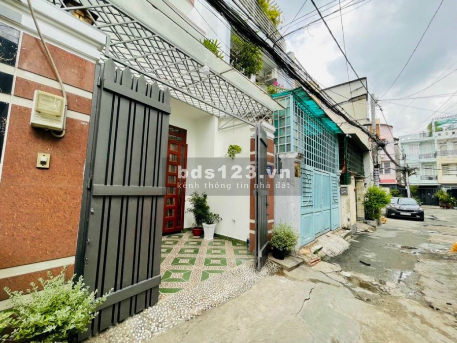Nhà bán oto tránh diện tích sử dụng 83m2 Quận 10 giá 9,5 tỷ thương lượng lh 0978085762