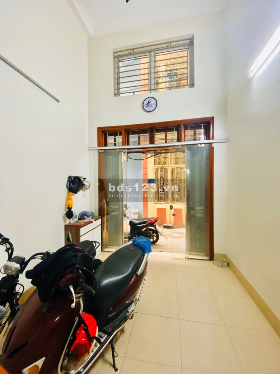 Bán nhà 5 tầng đất diện tích sử dụng 40m2, ngõ ô tô đỗ cửa, dưới 4 tỷ khu dân cư