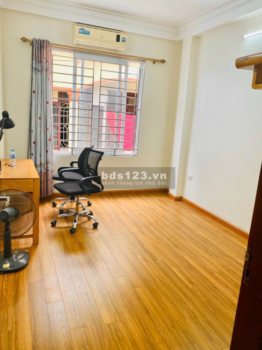 Bán nhà 5 tầng đất diện tích sử dụng 40m2, ngõ ô tô đỗ cửa, dưới 4 tỷ khu dân cư